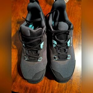 NWOT Adidas Terrex Hiking Shoes Ladies Continental size 9